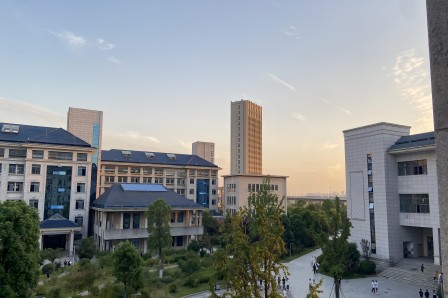 现代化的教学楼